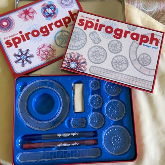 Spirograph Design Set - Picture 2 of 4